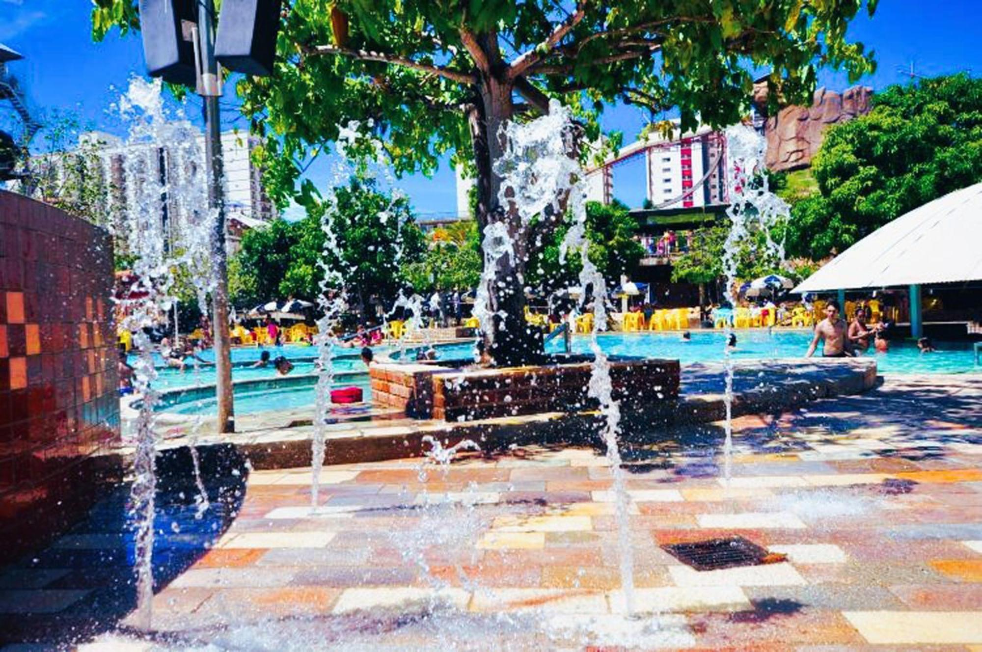 Lacqua Diroma Oficial - Diroma Acqua Park Incluido - Com Roupa De Cama E Banho 卡达斯诺瓦斯 外观 照片