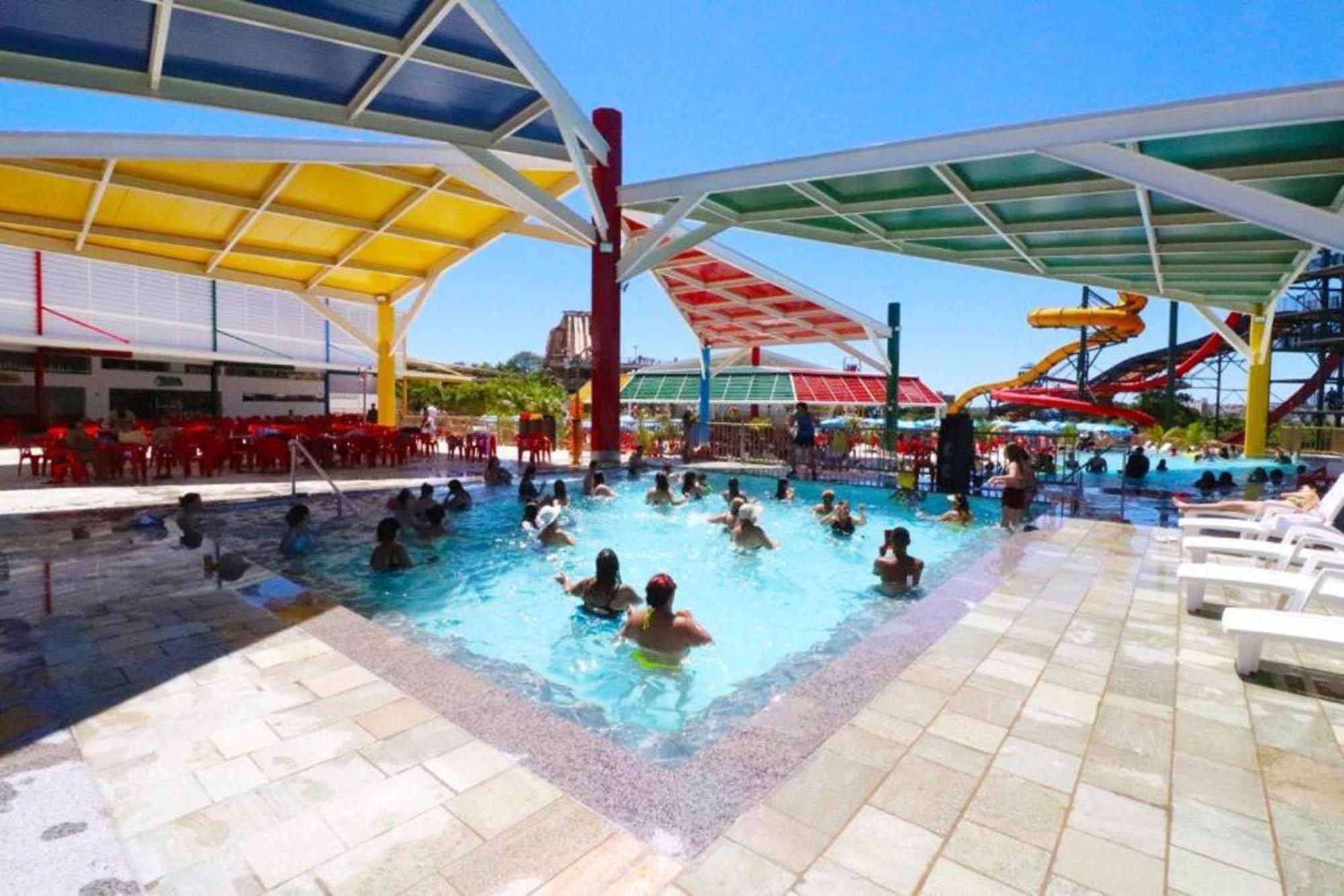 Lacqua Diroma Oficial - Diroma Acqua Park Incluido - Com Roupa De Cama E Banho 卡达斯诺瓦斯 外观 照片